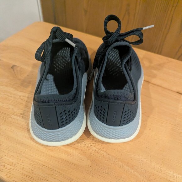 CROCs LiteRide Pacer Women's Lace Up Sneakers Navy Size 5-New - Picture 3 of 8